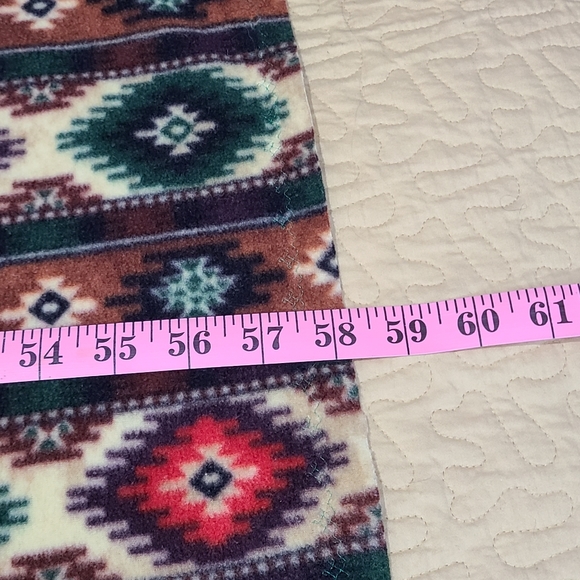 Western Aztec print fleece blanket - Picture 3 of 4